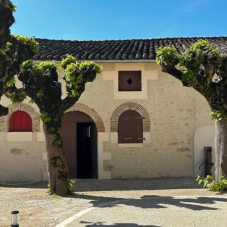 Domaine De L'Ecorcerie Hotell Fontaine-le-Comte Eksteriør bilde
