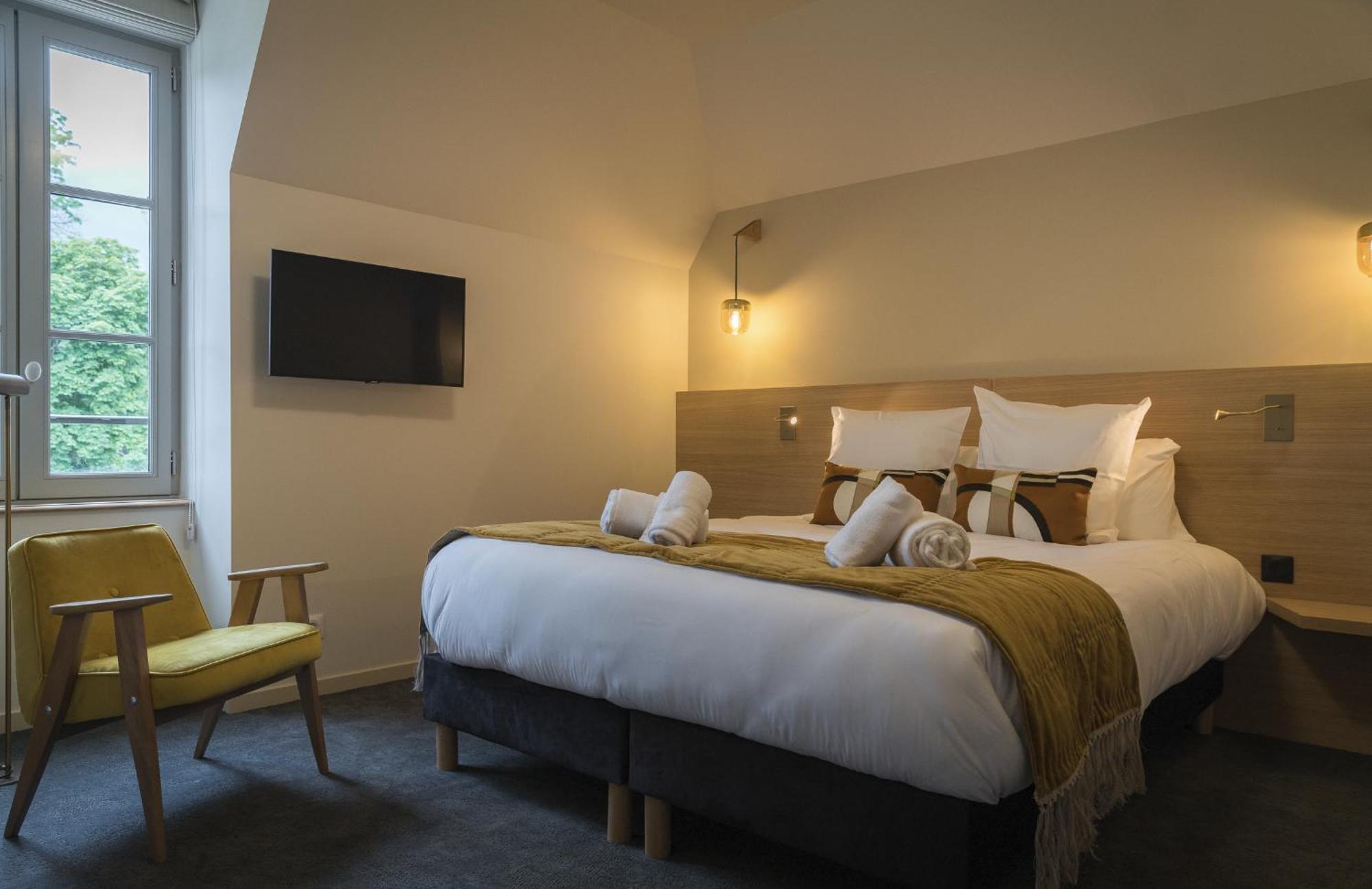 Domaine De L'Ecorcerie Hotell Fontaine-le-Comte Eksteriør bilde