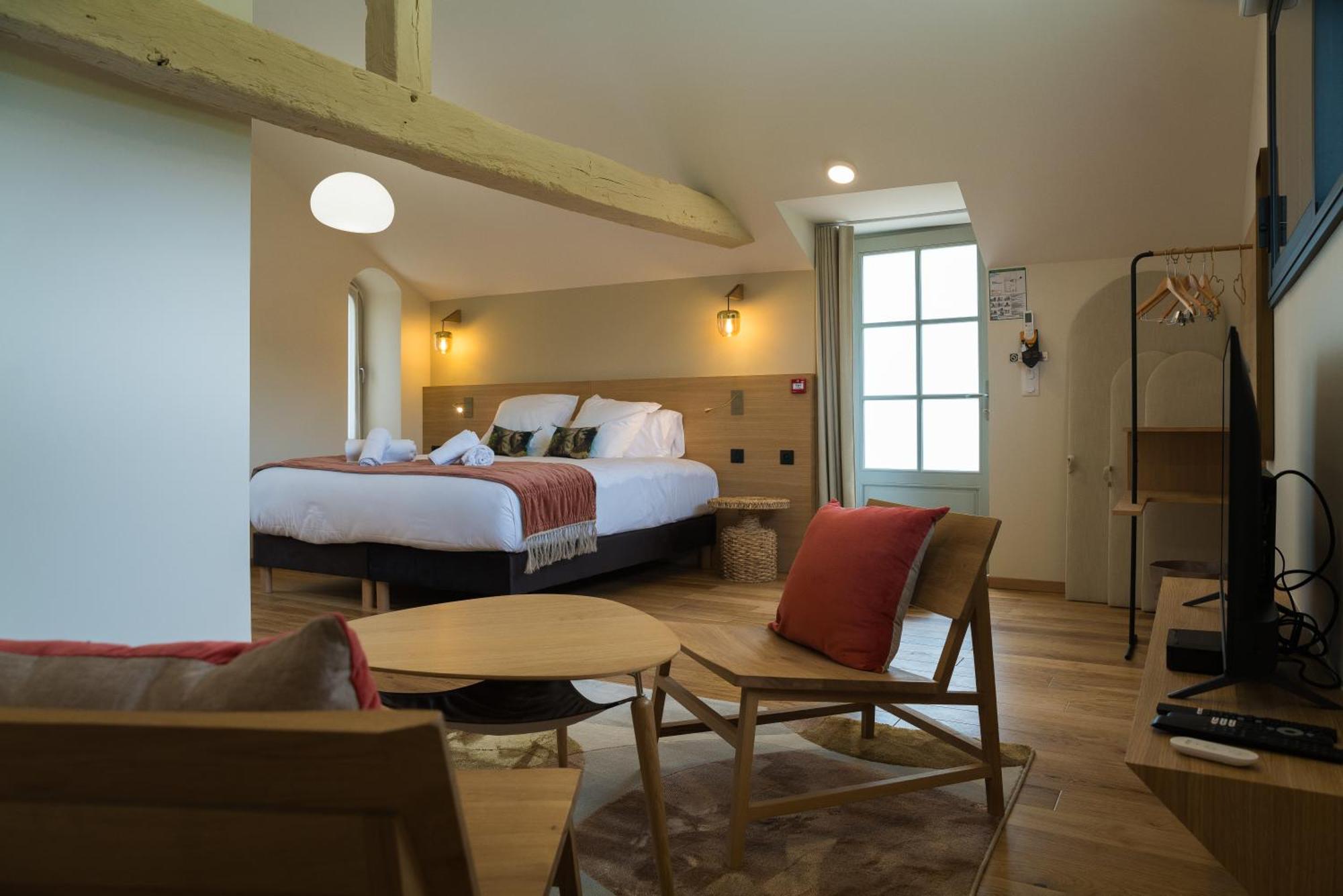 Domaine De L'Ecorcerie Hotell Fontaine-le-Comte Eksteriør bilde