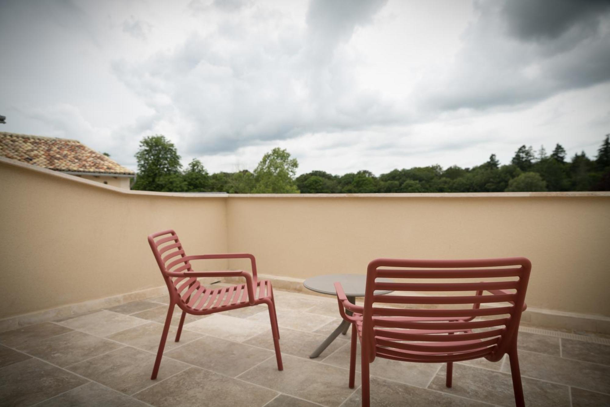 Domaine De L'Ecorcerie Hotell Fontaine-le-Comte Eksteriør bilde