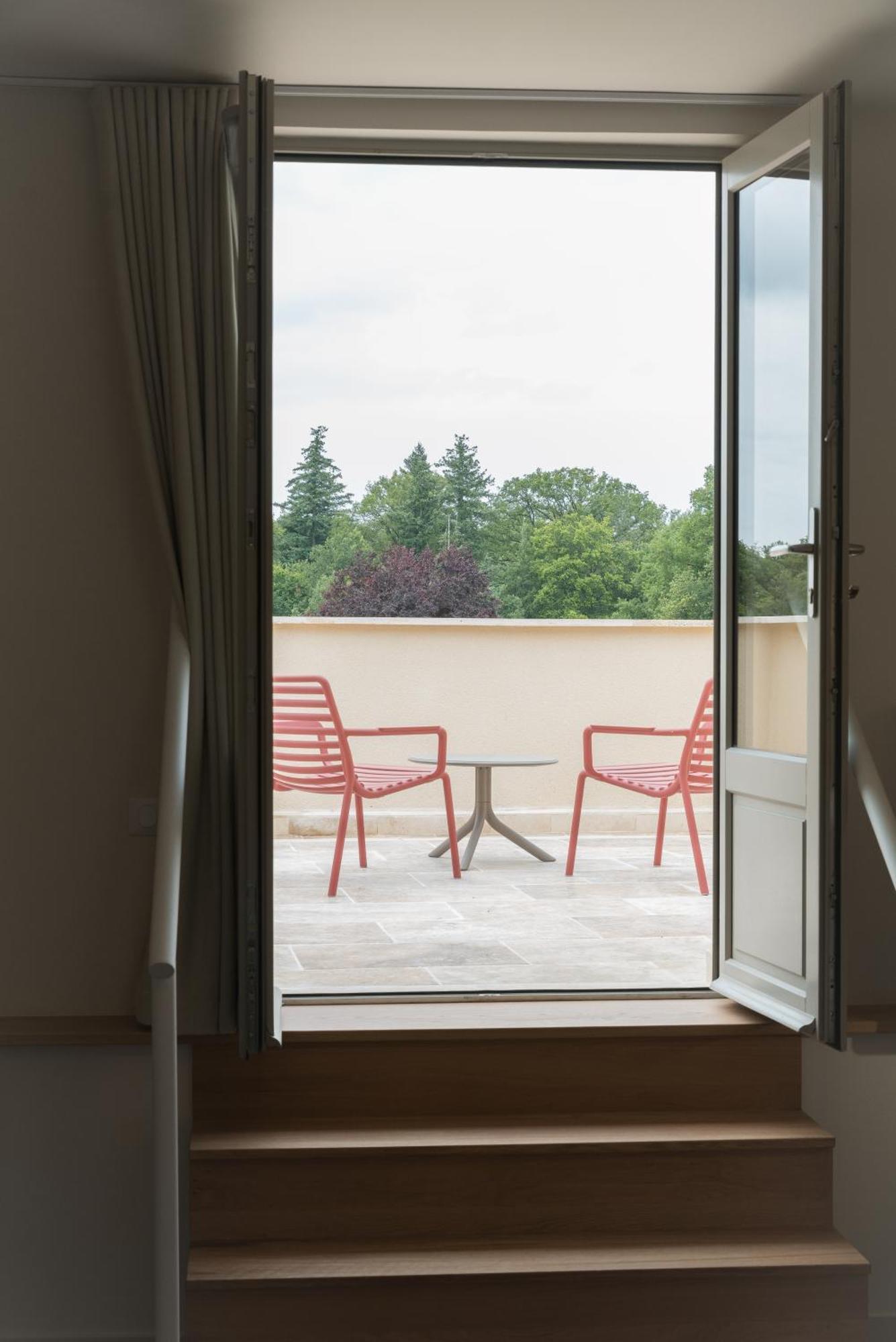 Domaine De L'Ecorcerie Hotell Fontaine-le-Comte Eksteriør bilde