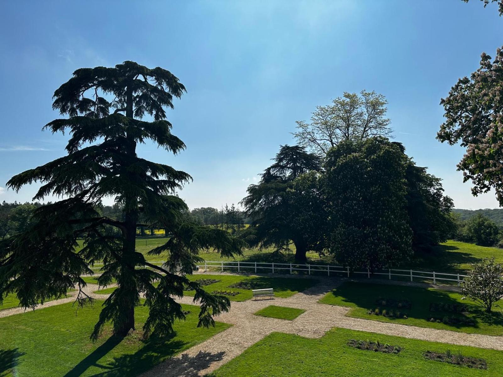 Domaine De L'Ecorcerie Hotell Fontaine-le-Comte Eksteriør bilde