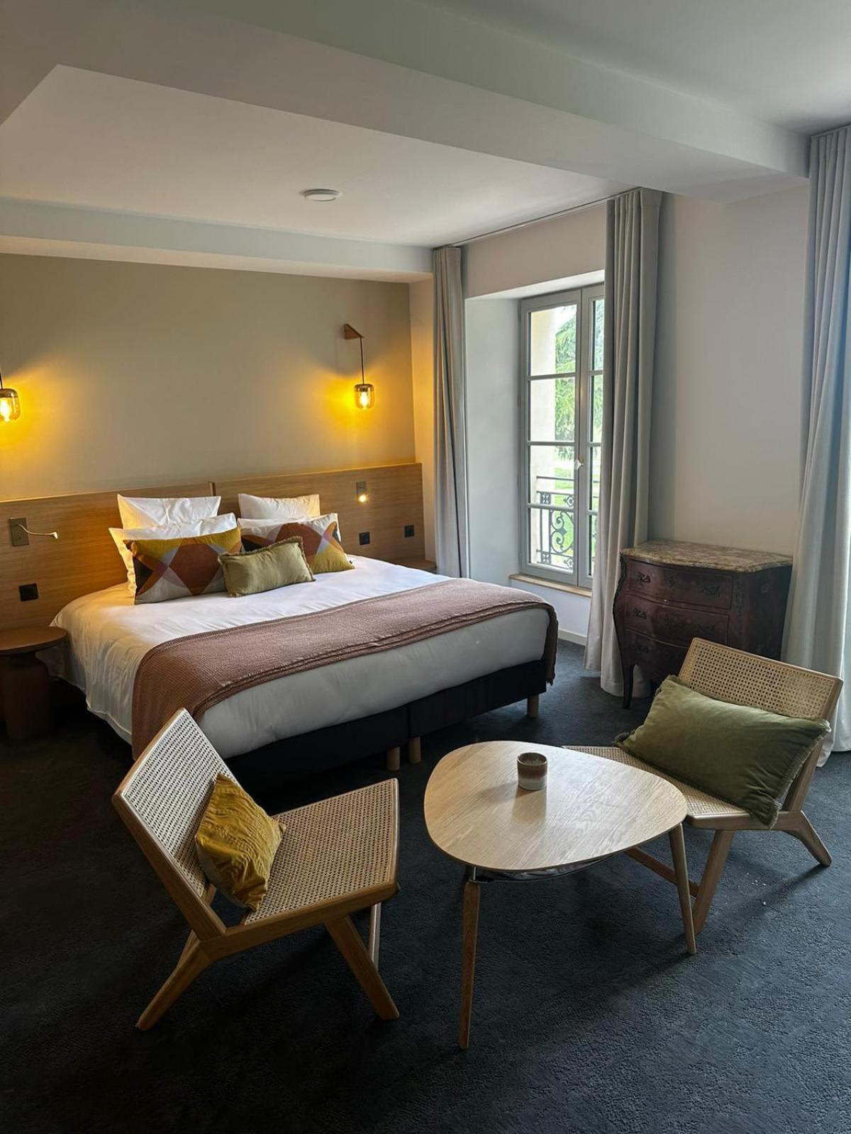 Domaine De L'Ecorcerie Hotell Fontaine-le-Comte Eksteriør bilde