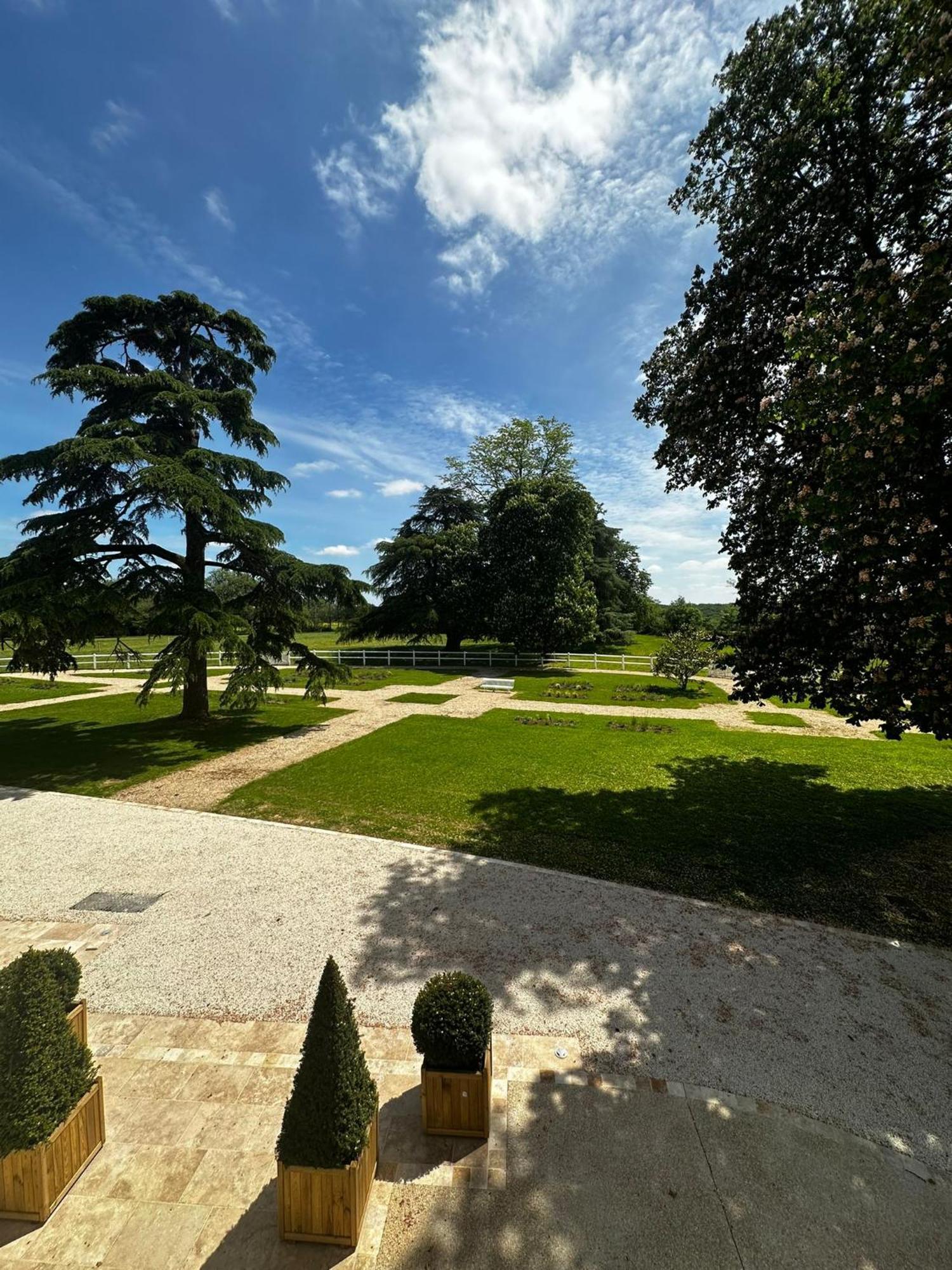Domaine De L'Ecorcerie Hotell Fontaine-le-Comte Eksteriør bilde