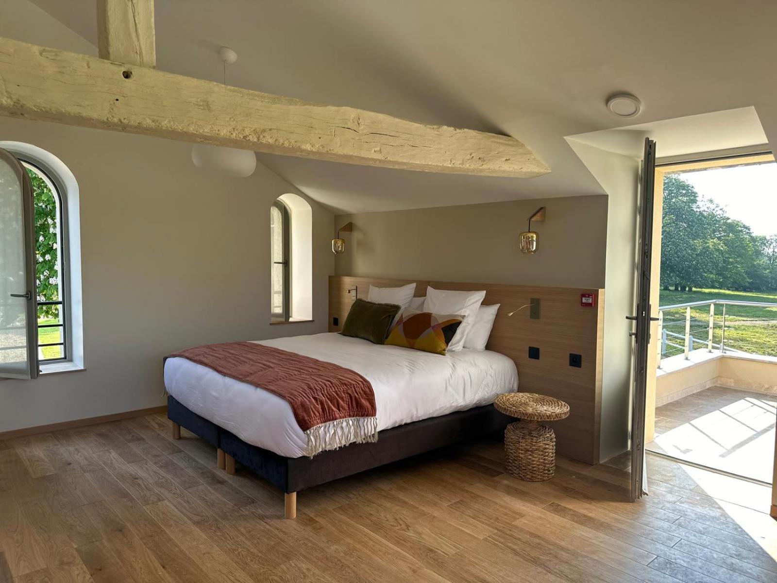 Domaine De L'Ecorcerie Hotell Fontaine-le-Comte Eksteriør bilde
