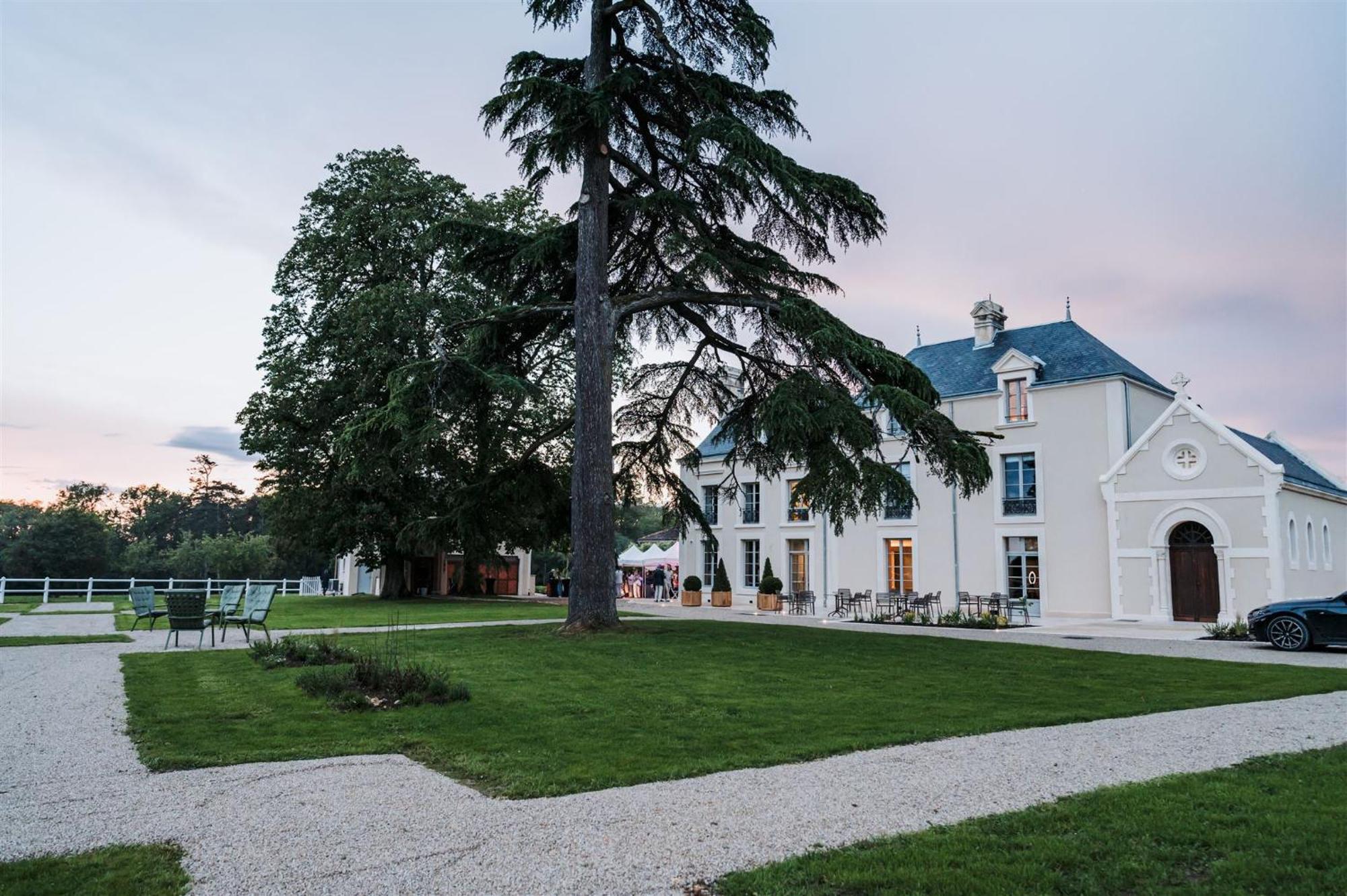 Domaine De L'Ecorcerie Hotell Fontaine-le-Comte Eksteriør bilde
